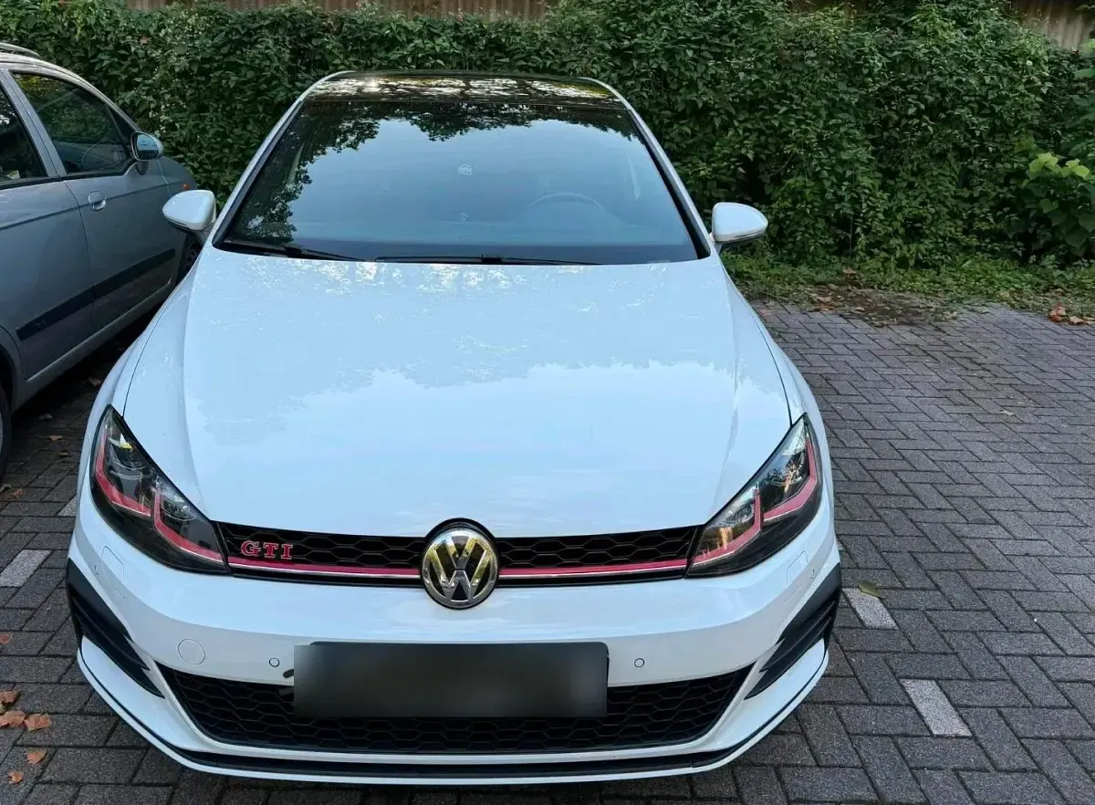Gebraucht VW Golf VII GTI 245 PS (180 kW) 2020 Weiß Limousine
