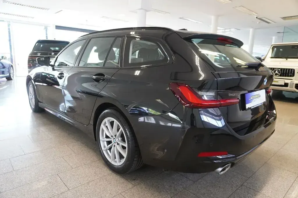 Gebraucht BMW 320 190 PS (139 kW) 2022 Schwarz Kombi