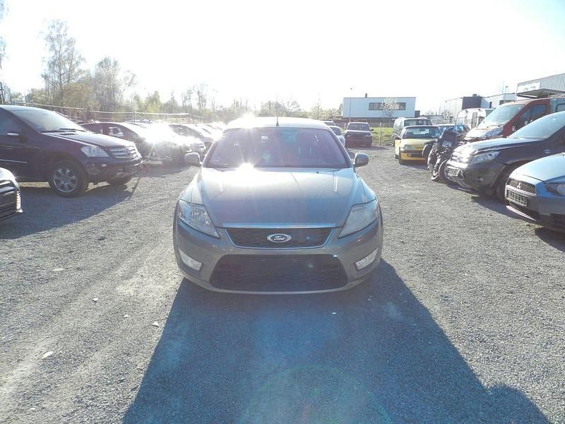 Gebraucht Ford Mondeo Titanium 220 PS (161 kW) 2008 Grün Limousine