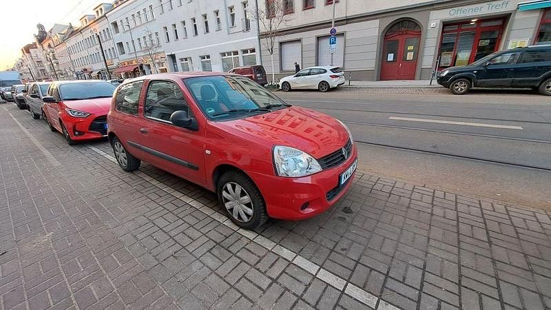 Gebraucht Renault Clio II 75 PS (55 kW) 2011 Blau Limousine