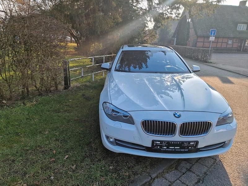 Gebraucht BMW 525 218 PS (160 kW) 2012 Weiß Kombi