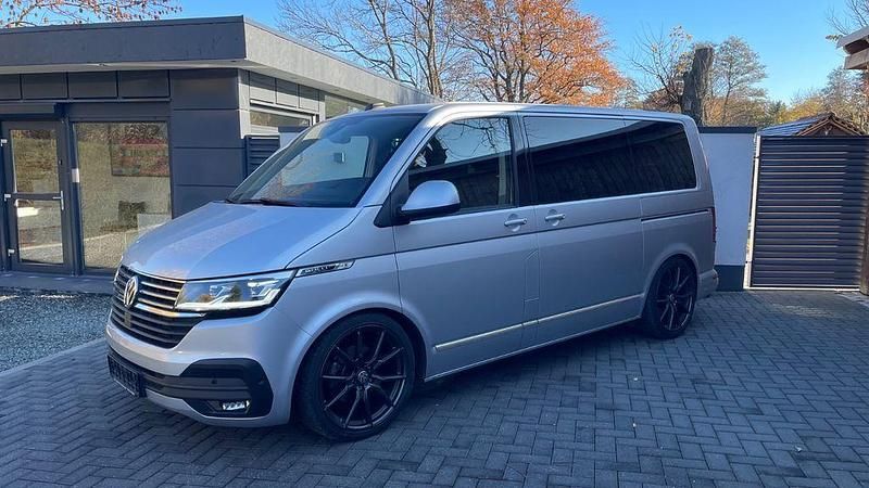 Gebraucht VW Caravelle 150 PS (110 kW) 2019 Silber Van / Kleinbus