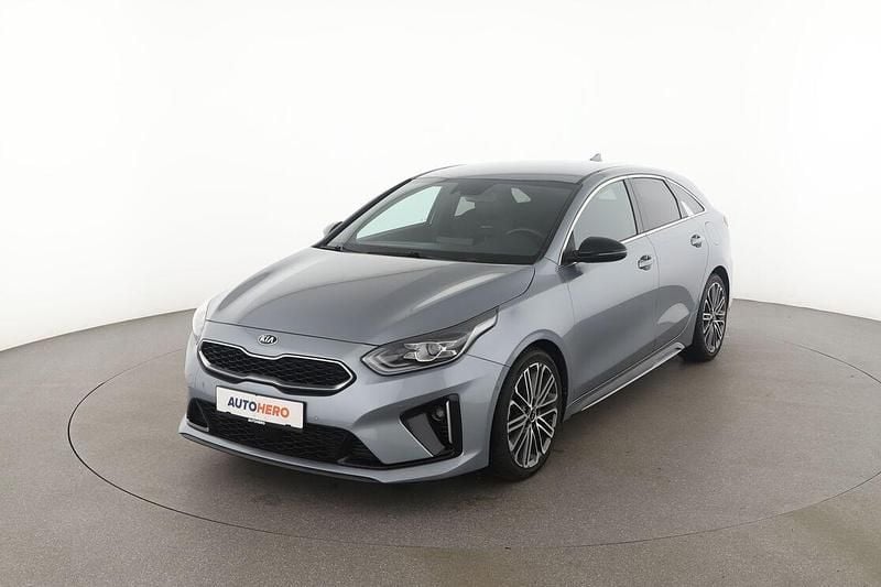 Grau Gebraucht 2021 Kia ProCeed GT-Line Kleinwagen | 23.160 € (Fairer Preis) - Bild 1/3