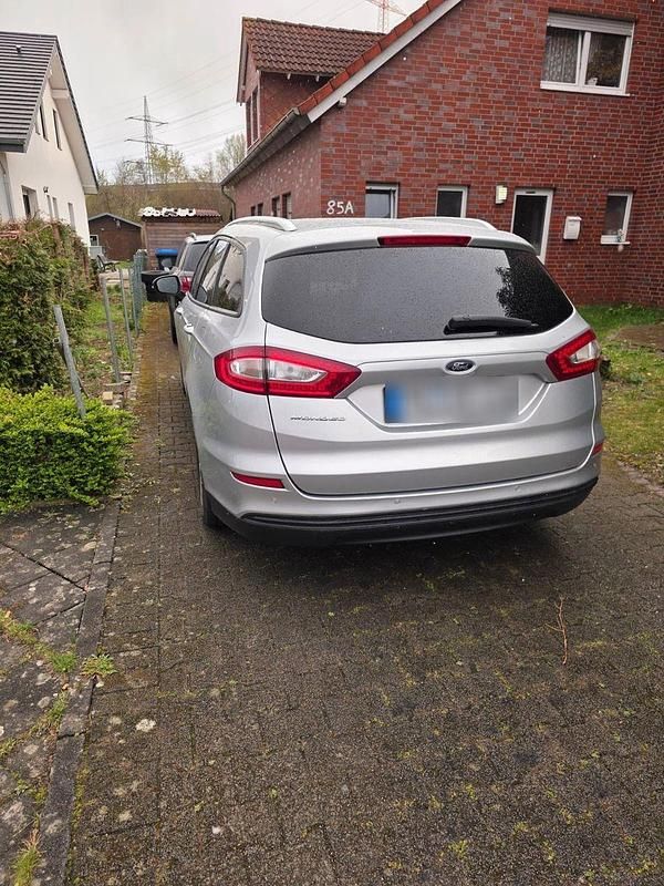 Gebraucht Ford Mondeo 150 PS (110 kW) 2016 Silber Kombi