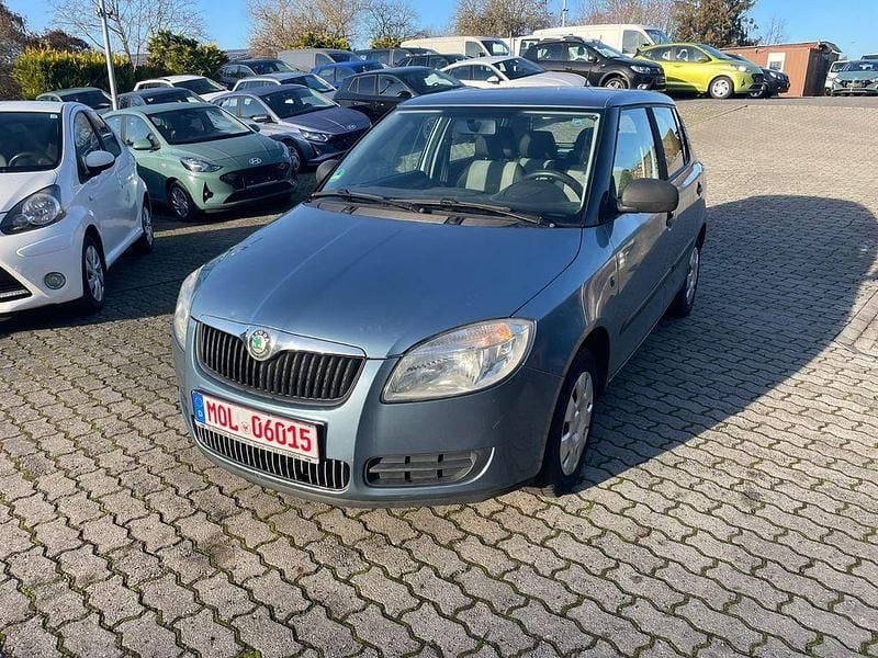 Grau Gebraucht 2009 Skoda Fabia Classic Limousine | 699 € (Superpreis) - Bild 1/4