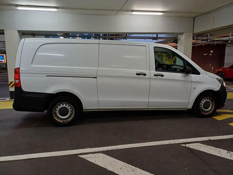 Weiß Gebraucht 2018 Mercedes Vito Van / Kleinbus | 15.999 € (Superpreis) - Bild 1/4