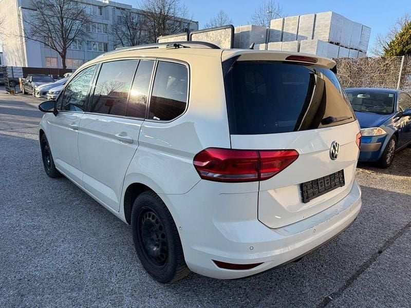 Gebraucht VW Touran 116 PS (85 kW) 2019 Beige Van / Kleinbus