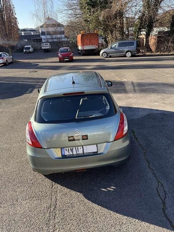 Gebraucht Suzuki Swift Comfort 97 PS (71 kW) 2012 Grün Limousine