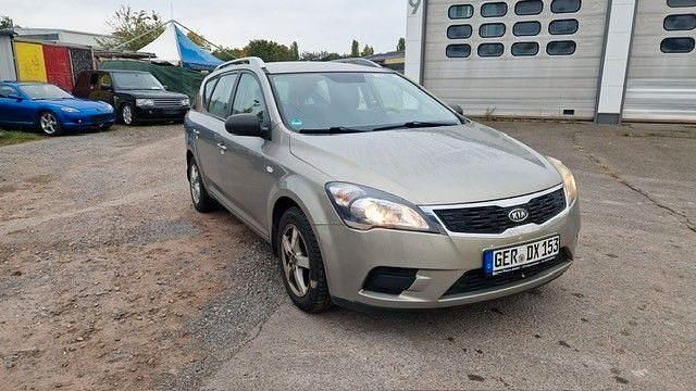 Silber Gebraucht 2012 Kia ProCeed Kleinwagen | 1.900 € (Guter Preis) - Bild 1/4