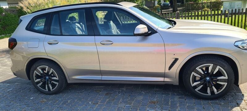Gebraucht BMW iX3 M Sport 210 kW (286 PS) 2024 Silber SUV