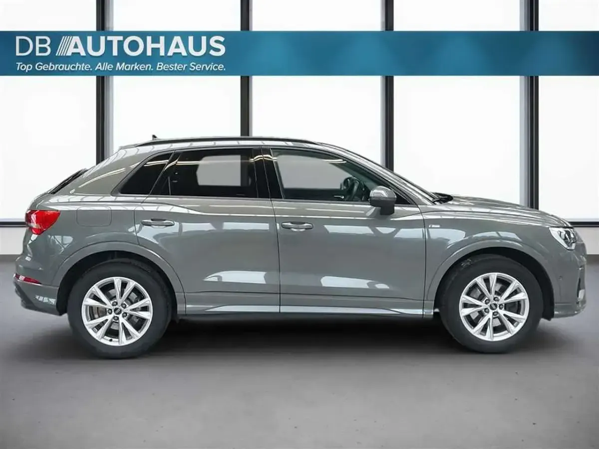 Gebraucht Audi Q3 S-Line 190 PS (139 kW) 2023 Grau SUV