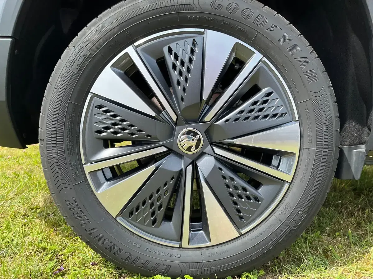 Neu Skoda Karoq 150 PS (110 kW) 2026 SUV