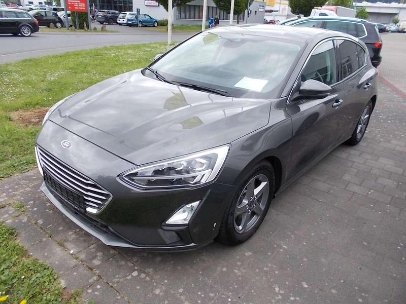 Magneticgrau (metallic) Gebraucht 2019 Ford Focus Kleinwagen | 15.990 € (Fairer Preis) - Bild 1/4