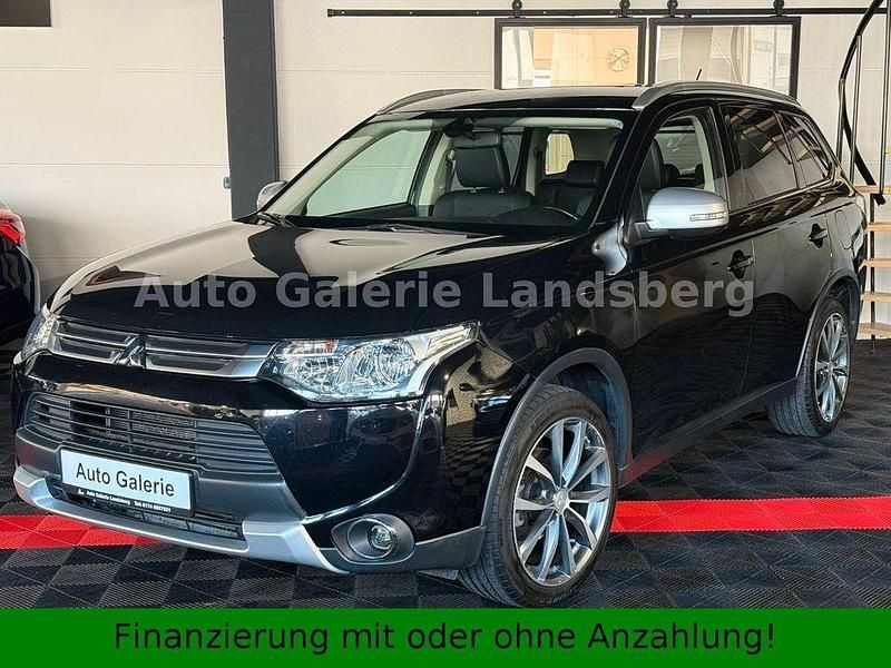 Schwarz Gebraucht 2015 Mitsubishi Outlander Diamant Edition SUV | 12.490 € (Fairer Preis) - Bild 1/4