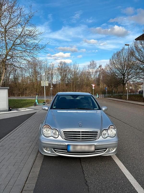 Gebraucht Mercedes C180 143 PS (105 kW) 2006 Silber Limousine