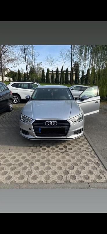 Second-hand Audi A3 116 CP (85 kW) 2018 Argintiu Berlinǎ