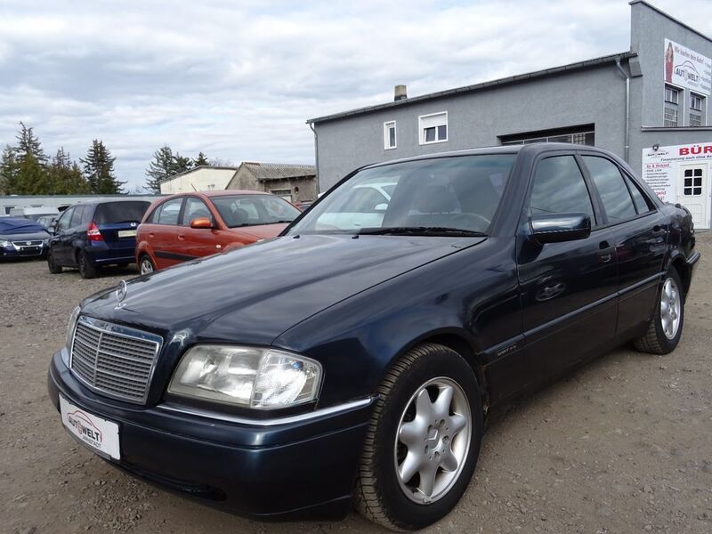 Schwarz Gebraucht 1997 Mercedes C180 Limousine | 1.990 € (Superpreis) - Bild 1/4