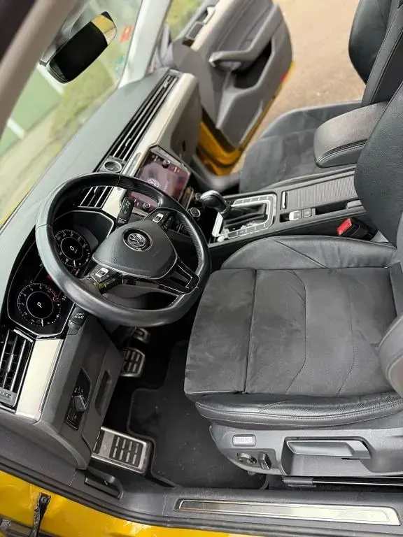 Gebraucht VW Arteon Elegance 150 PS (110 kW) 2019 Gold Kleinwagen