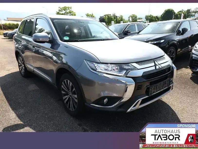 Gebraucht Mitsubishi Outlander Diamant Edition 150 PS (110 kW) 2020 Silber metallic SUV