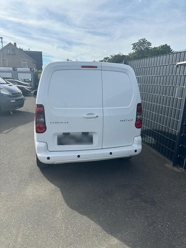 Gebraucht Peugeot Partner 99 PS (72 kW) 2017 Weiß