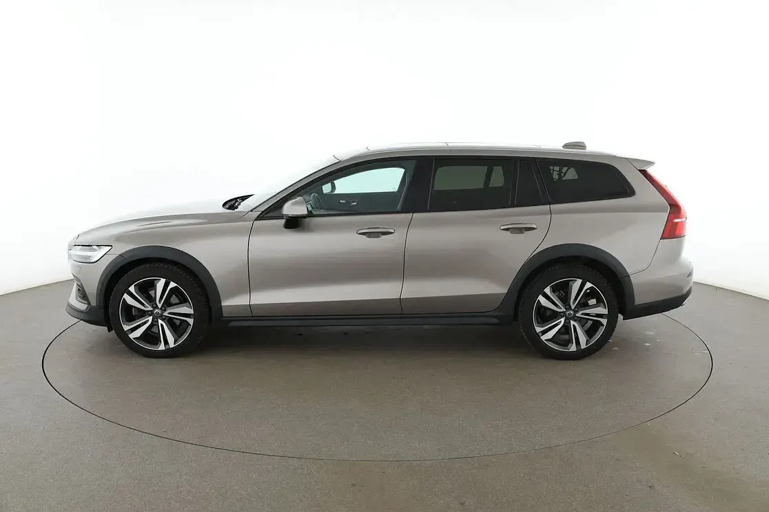 Gebraucht Volvo V60 CC Pro 2021 Grau Kombi
