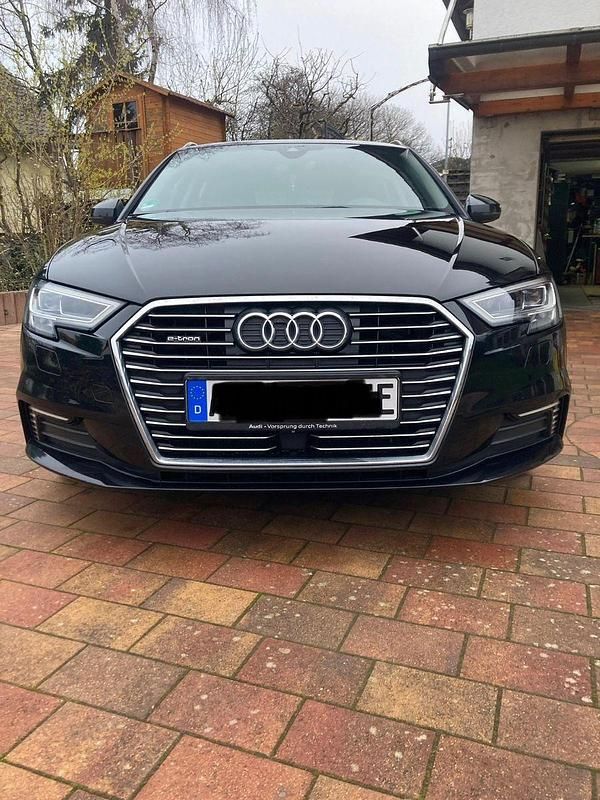 Gebraucht Audi e-tron 204 PS (150 kW) 2016 Schwarz SUV