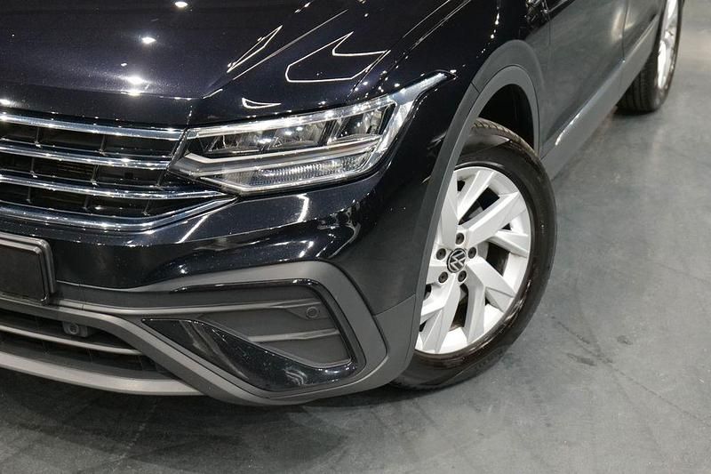 Gebraucht VW Tiguan Allspace Life 200 PS (147 kW) 2022 Deep black perleffekt SUV