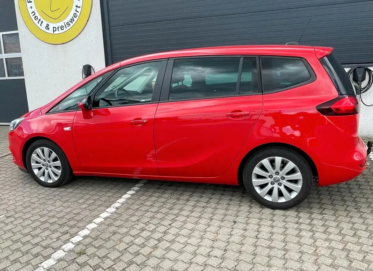 Gebraucht Opel Zafira 140 PS (102 kW) 2018 Rot Van / Kleinbus