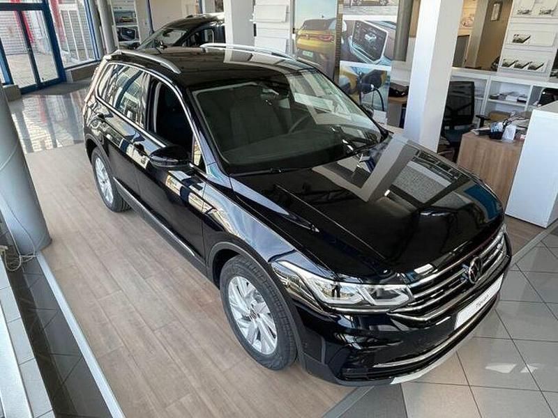Andere Gebraucht 2023 VW Tiguan Elegance SUV | 41.888 € - Bild 1/4