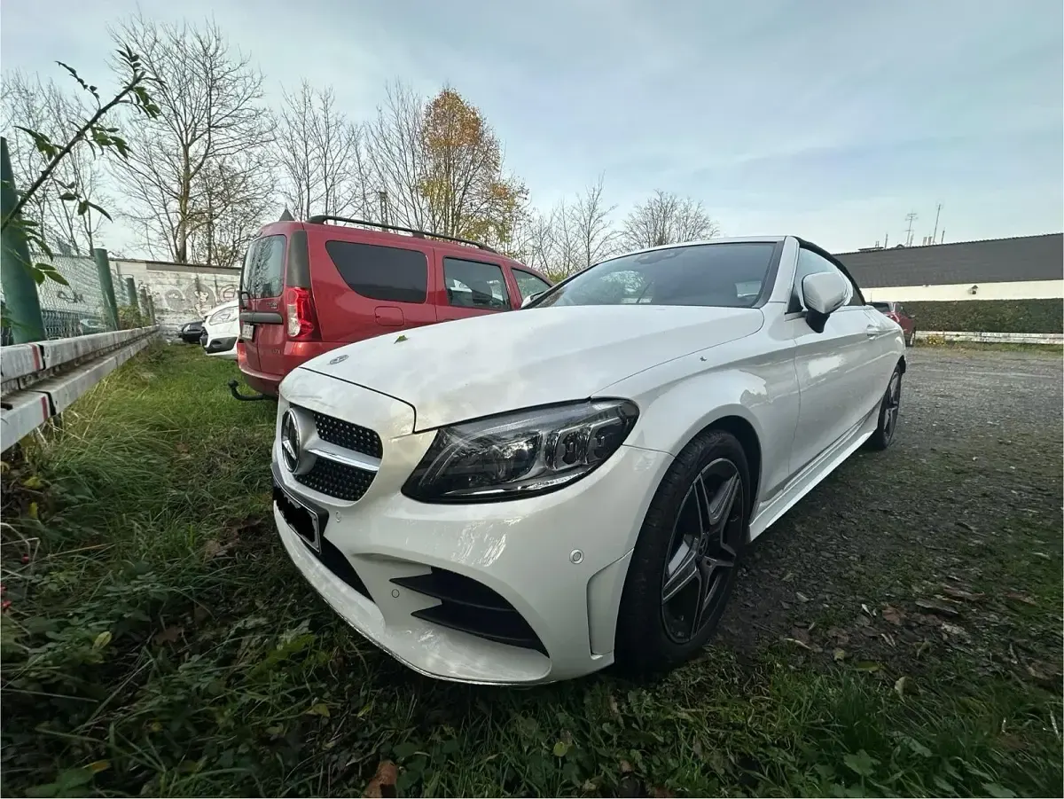 Gebraucht Mercedes C200 AMG 197 PS (144 kW) 2019 Weiß Cabrio