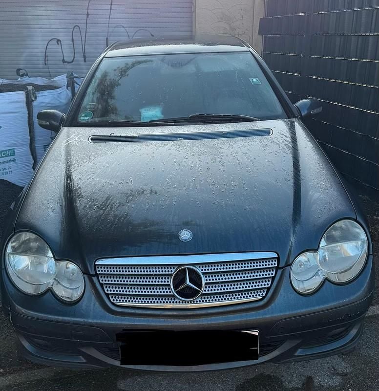 Blau Gebraucht 2006 Mercedes C180 Coupé | 1.000 € (Superpreis) - Bild 1/4