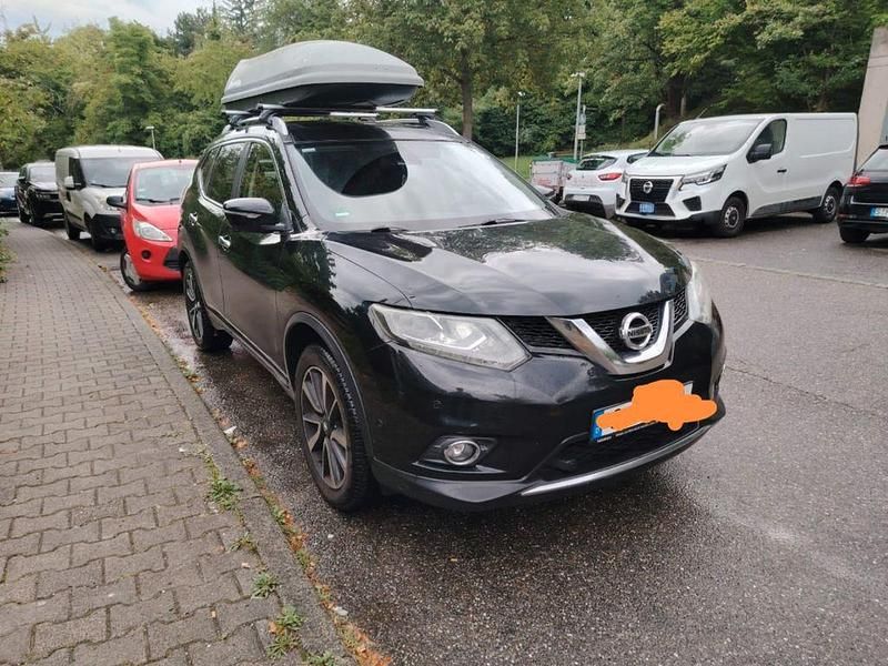 Schwarz Gebraucht 2016 Nissan X-Trail Tekna SUV | 15.100 € (Fairer Preis) - Bild 1/3