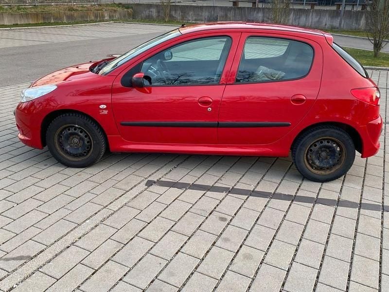 Gebraucht Peugeot 206 73 PS (53 kW) 2009 Rot Limousine