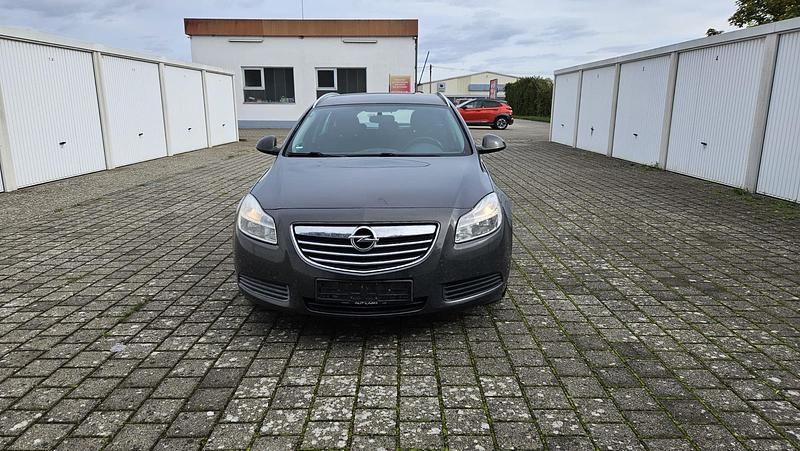 Grau Gebraucht 2013 Opel Insignia Sport Kombi | 2.750 € (Superpreis) - Bild 1/4