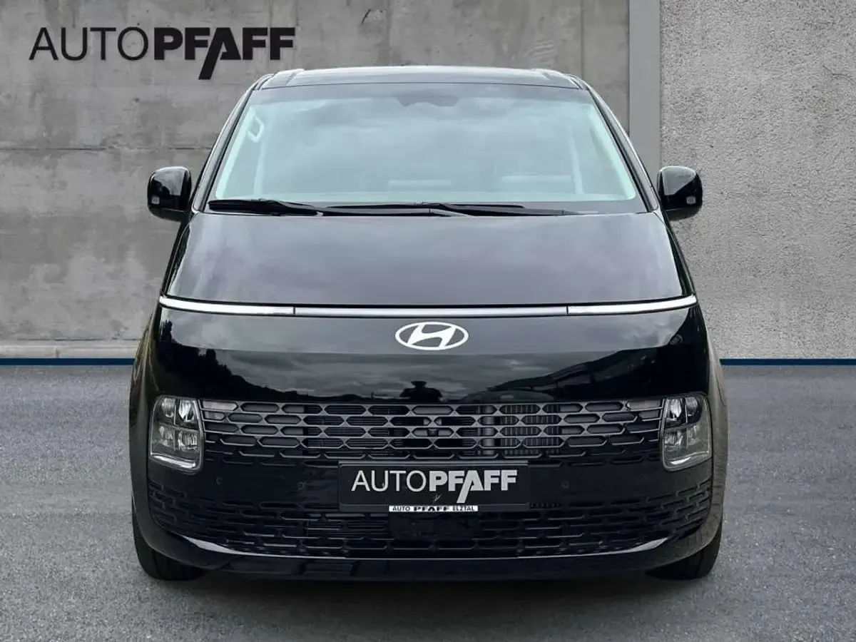 Neu Hyundai Staria Prime 224 PS (164 kW) 2025 Abyss black Van / Kleinbus
