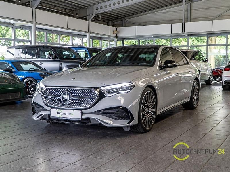 Gebraucht Mercedes E450 AMG Line Premium Plus 367 PS (269 kW) 2024 Alpingrauunilack Limousine
