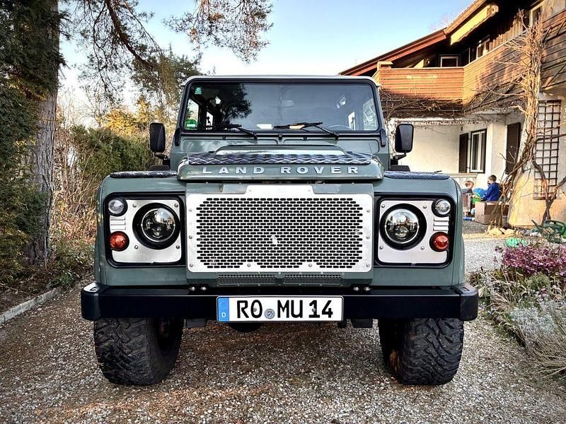 Gebraucht Land Rover Defender S 122 PS (89 kW) 2009 Grün Kombi