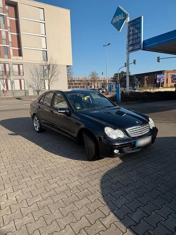 Gebraucht Mercedes C180 150 PS (110 kW) 2007 Blau Limousine