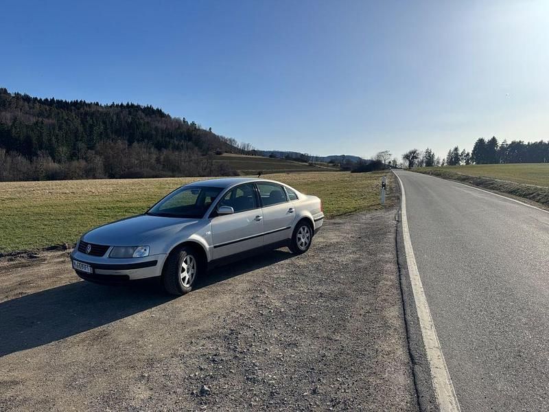 Gebraucht VW Passat Basis 101 PS (74 kW) 2000 Silber Limousine