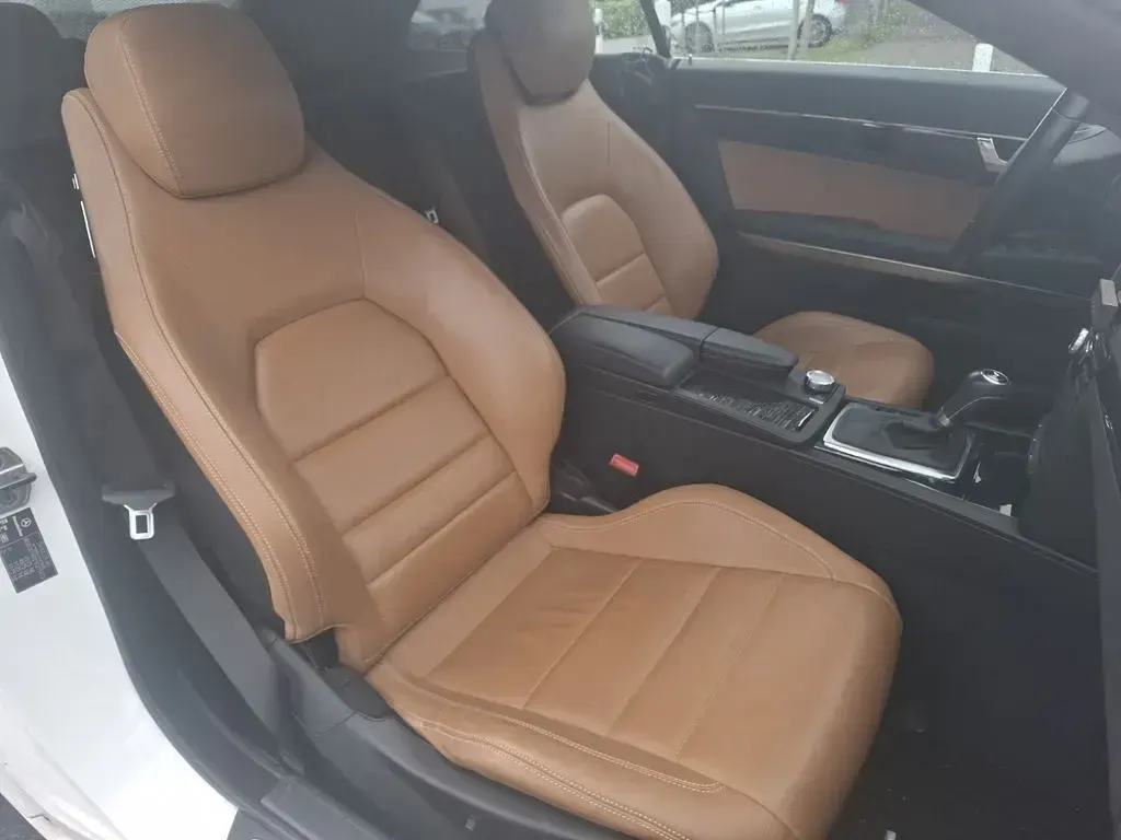 Gebraucht Mercedes E220 Avantgarde 170 PS (125 kW) 2013 Weiß Cabrio