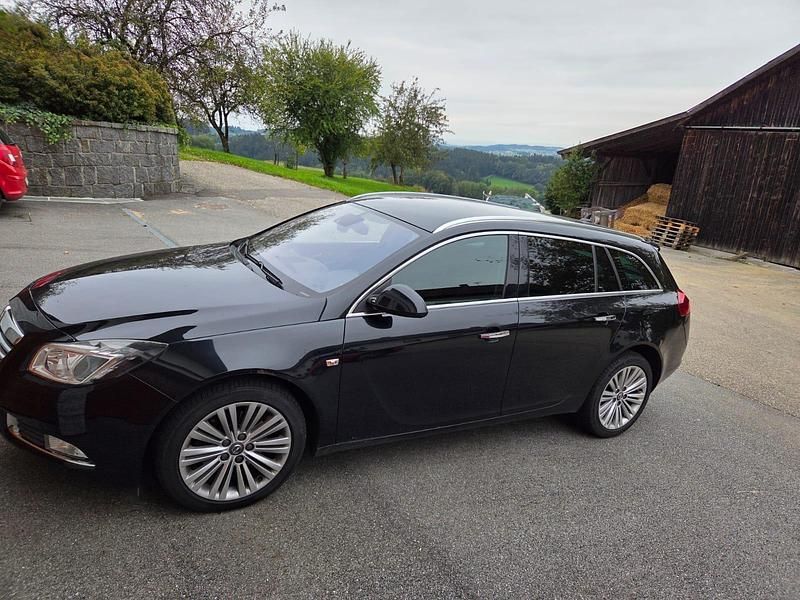 Schwarz Gebraucht 2013 Opel Insignia Kombi | 3.900 € (Guter Preis) - Bild 1/4