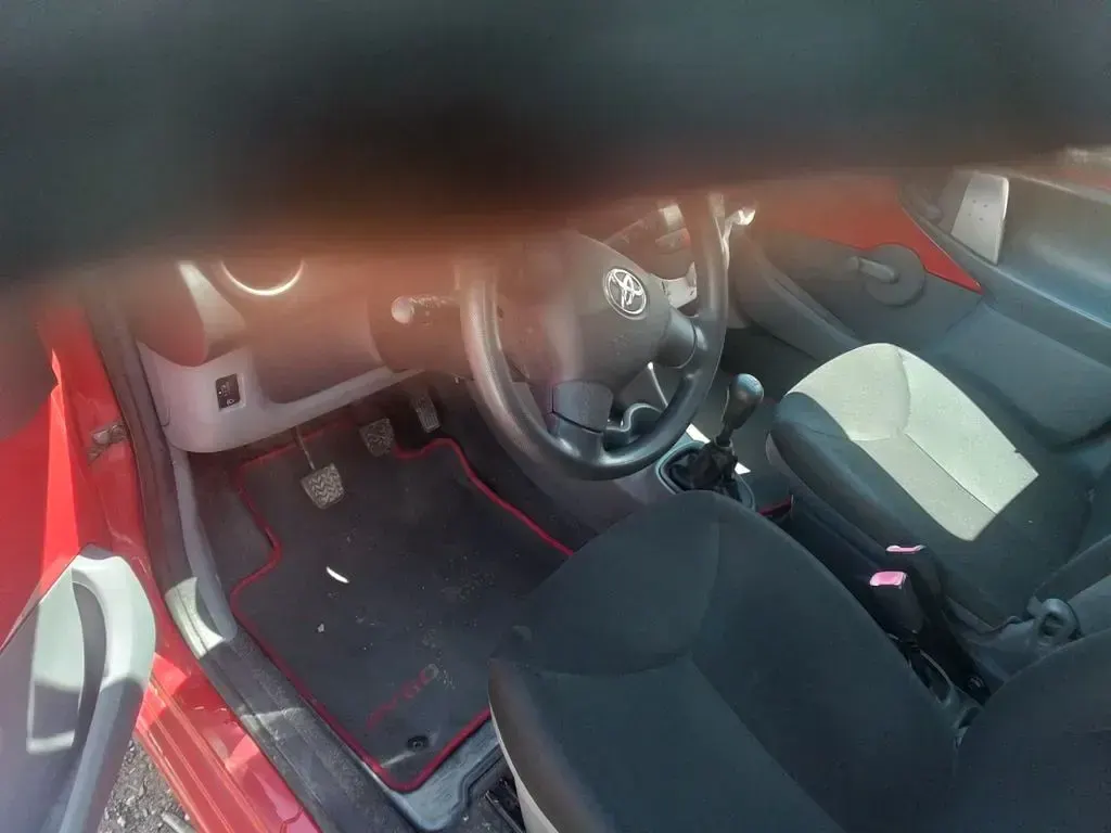 Gebraucht Toyota Aygo 68 PS (50 kW) 2008 Rot Kleinwagen
