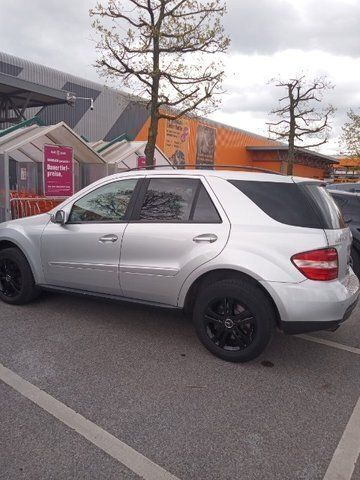 Gebraucht Mercedes ML320 2007 Silber metallic SUV