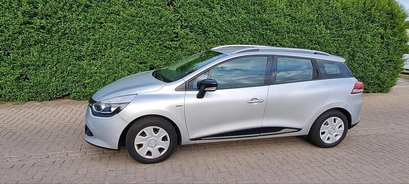 Silber Gebraucht 2016 Renault Clio GrandTour LIMITED Kombi | 5.990 € (Guter Preis) - Bild 1/4