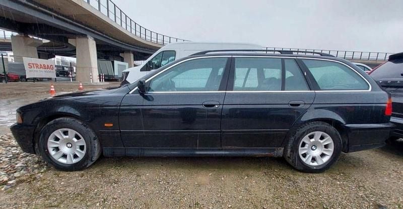 Gebraucht BMW 525 192 PS (141 kW) 2001 Schwarz Kombi