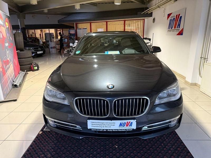 Gebraucht BMW 740 Performance 313 PS (230 kW) 2013 Grau Limousine