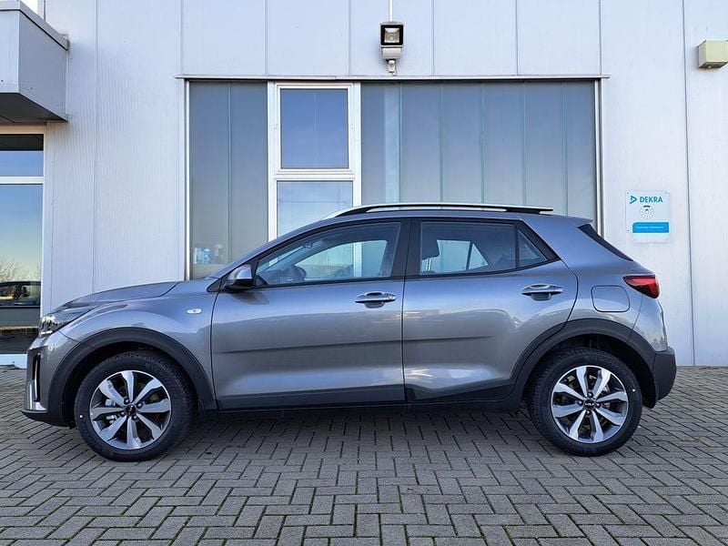 Neu Kia Stonic 101 PS (74 kW) 2025 Grau SUV
