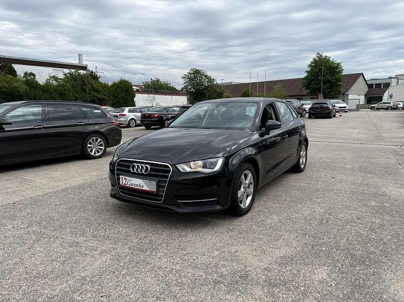 Brillantschwarz Gebraucht 2016 Audi A3 Attraction Kleinwagen | 12.990 € (Guter Preis) - Bild 1/4