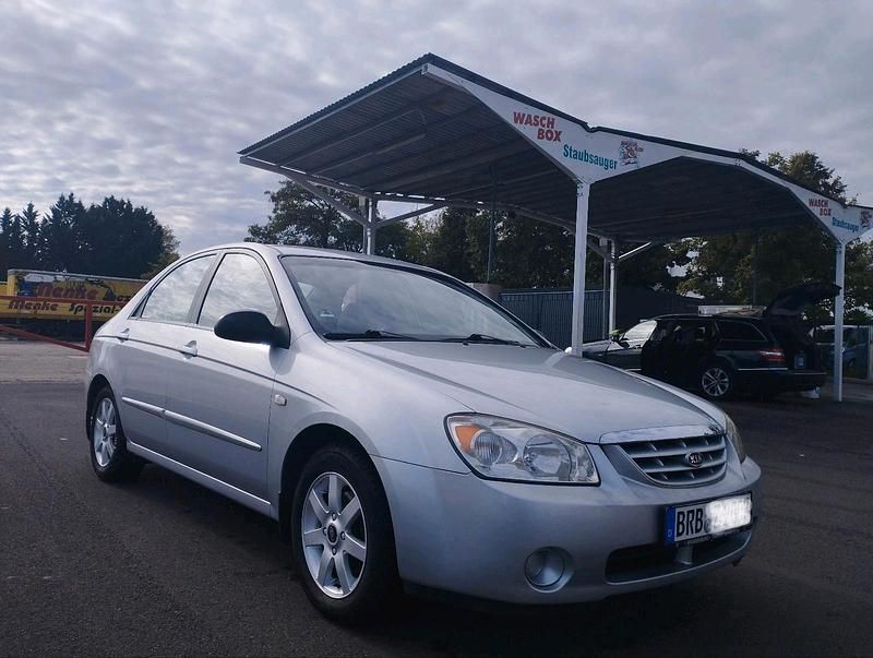 Silber Gebraucht 2006 Kia Cerato Limousine | 3.499 € - Bild 1/4