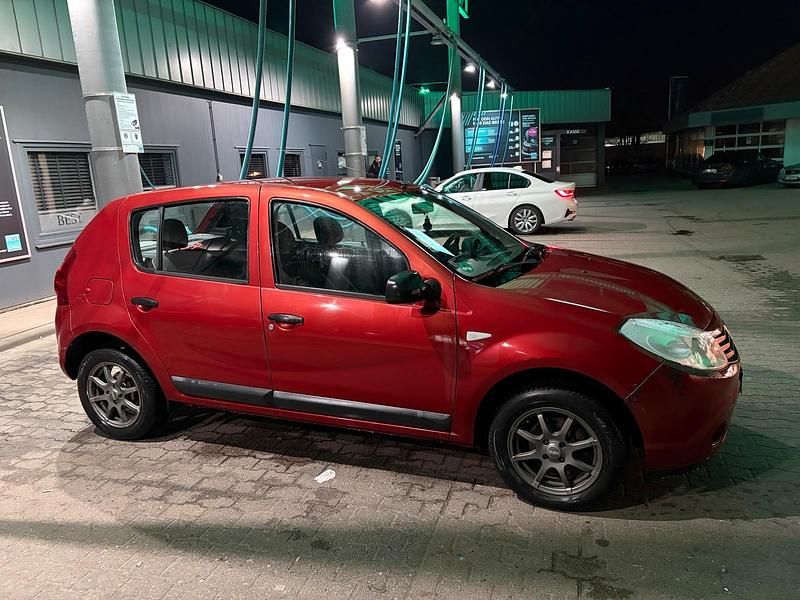 Brugt Dacia Sandero 75 HK (55 kW) 2012 Rød Hatchback